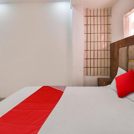 Hotel O Golden King Guest House New Delhi Buitenkant foto