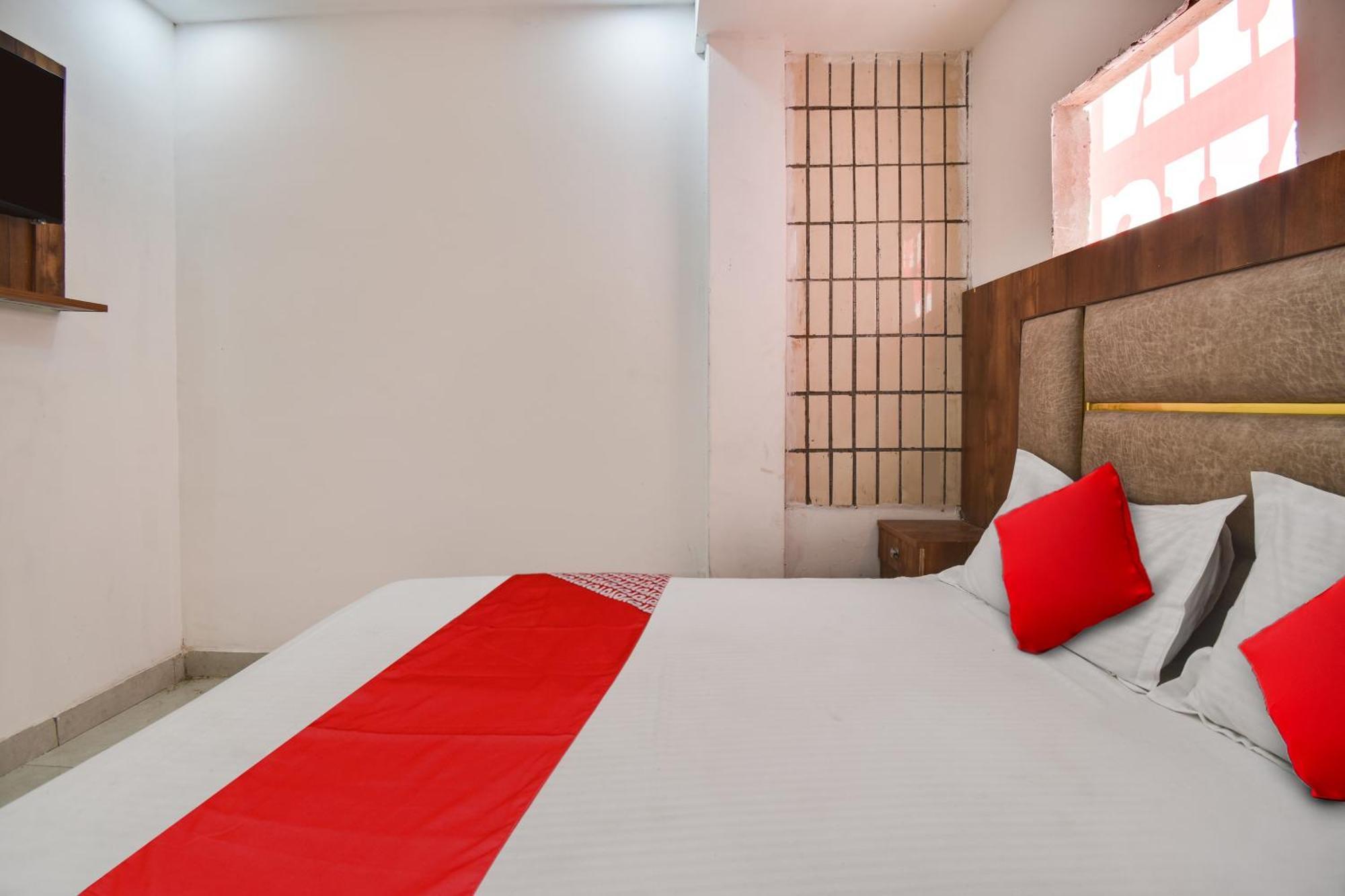 Hotel O Golden King Guest House New Delhi Buitenkant foto