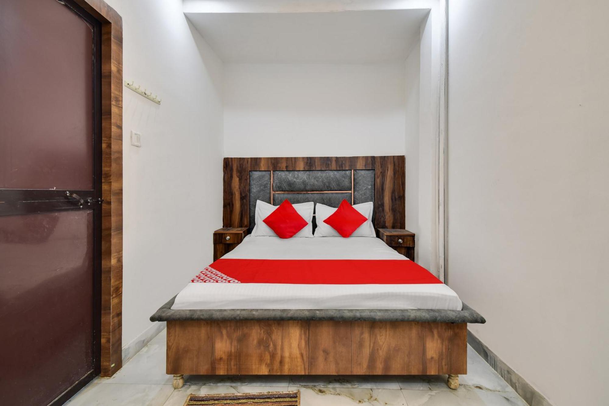 Hotel O Golden King Guest House New Delhi Buitenkant foto