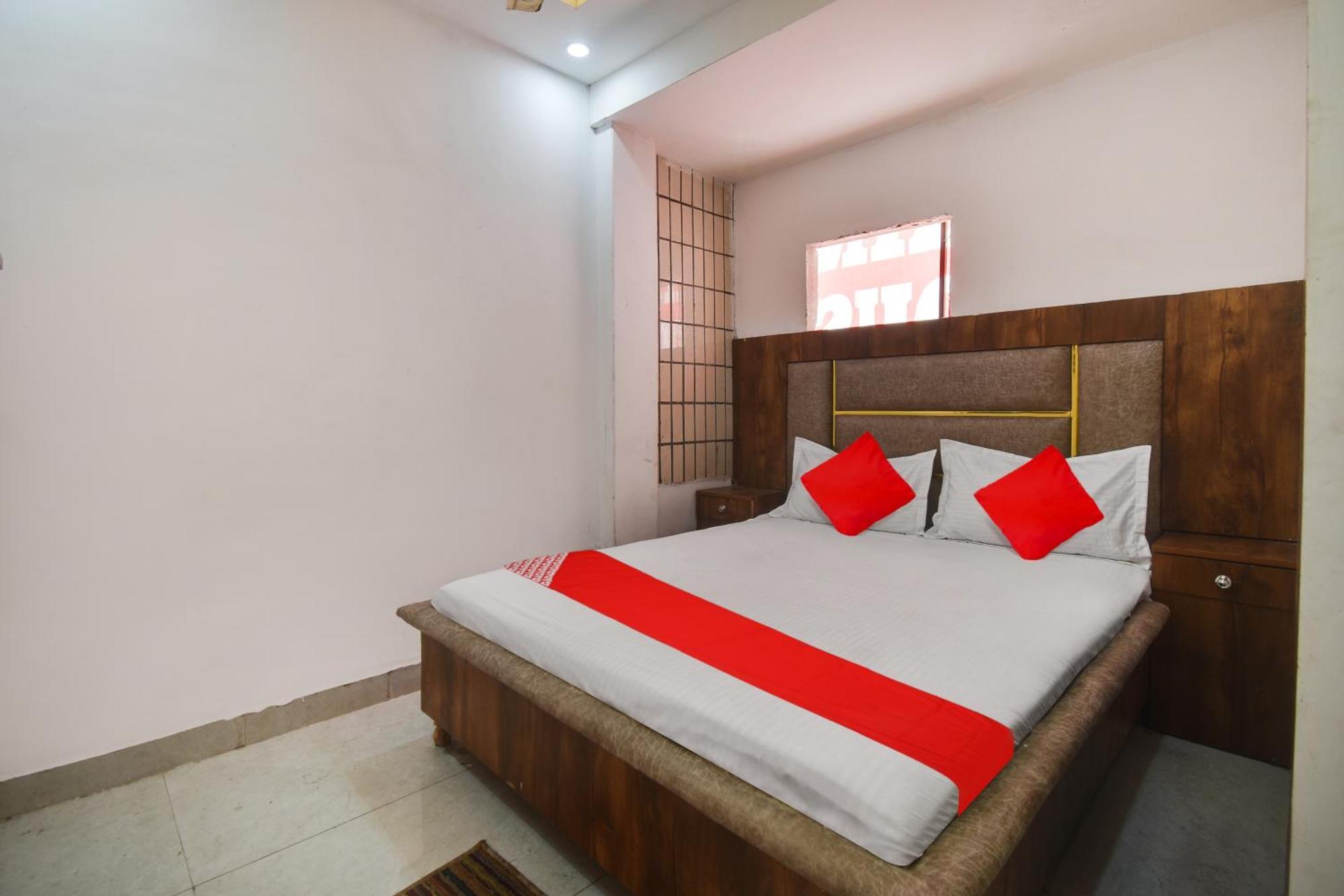 Hotel O Golden King Guest House New Delhi Buitenkant foto