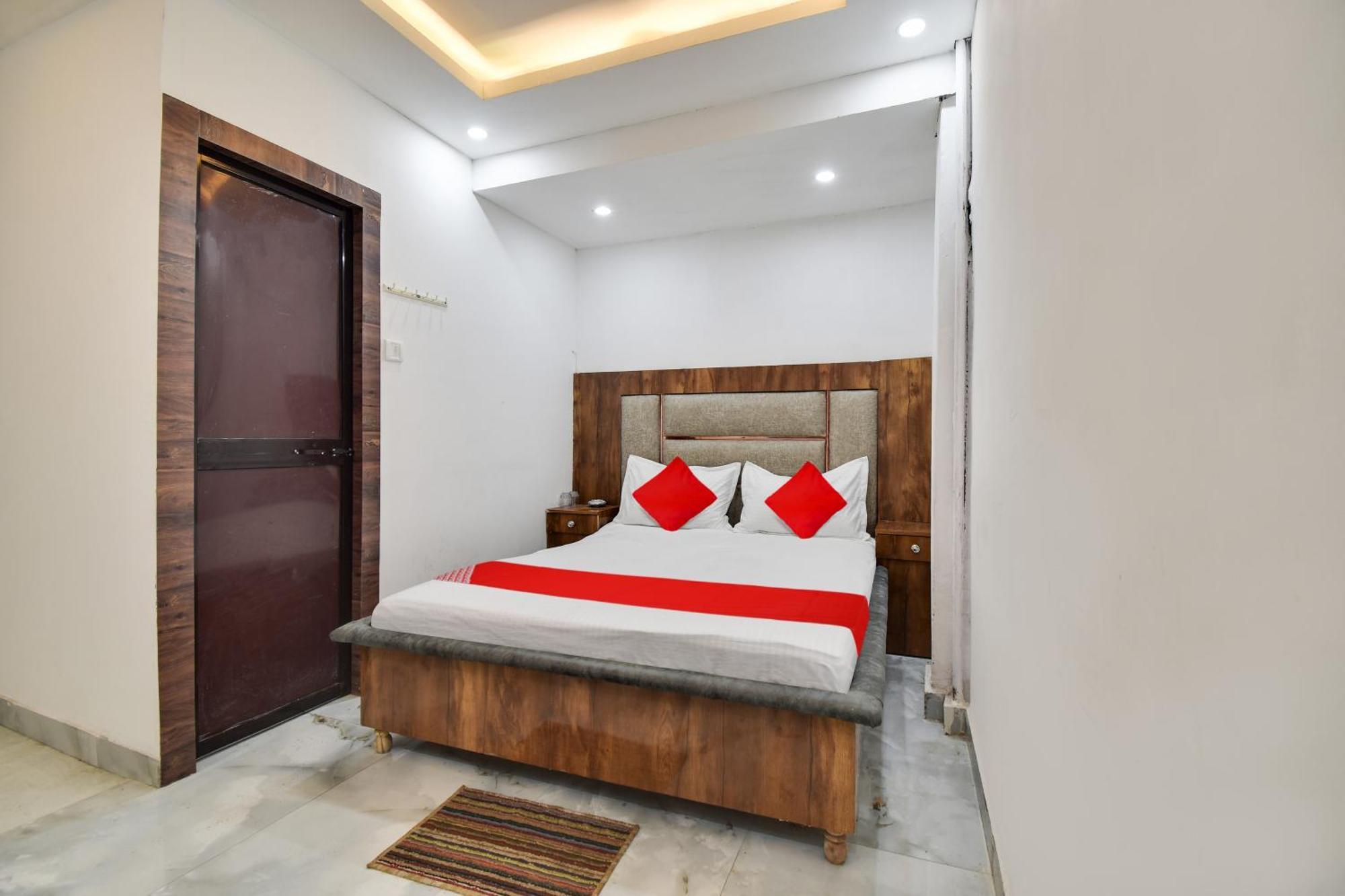 Hotel O Golden King Guest House New Delhi Buitenkant foto
