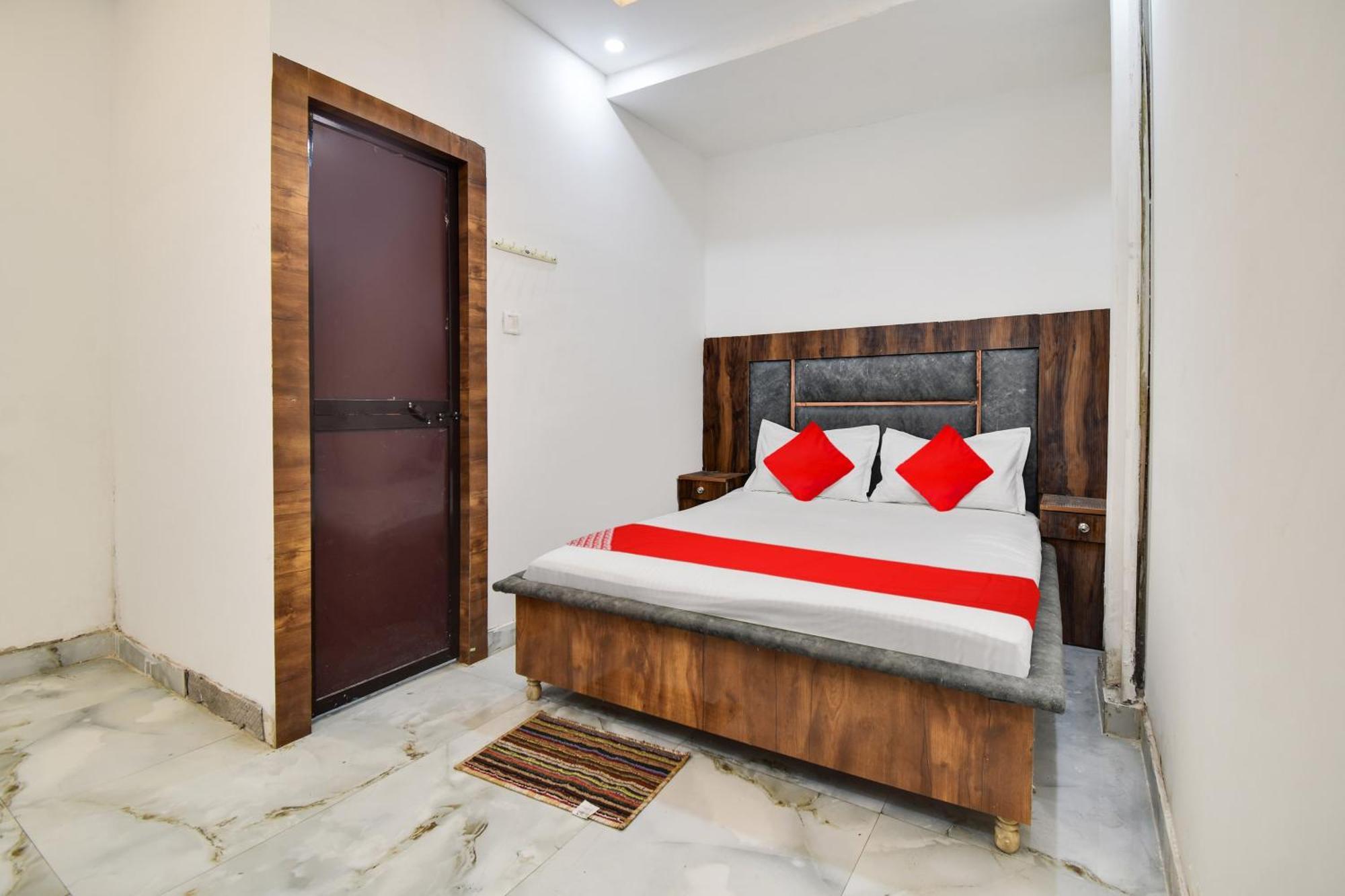 Hotel O Golden King Guest House New Delhi Buitenkant foto